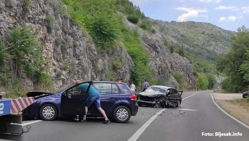 Sudar Dva Automobila U Saobra Ajnoj Nezgodi Povrije Ene Tri Osobe Bl