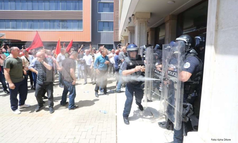 Incidenti Na Kosmetu Biv I Pripadnici Ovk Provaljuju U Skup Tinu Video