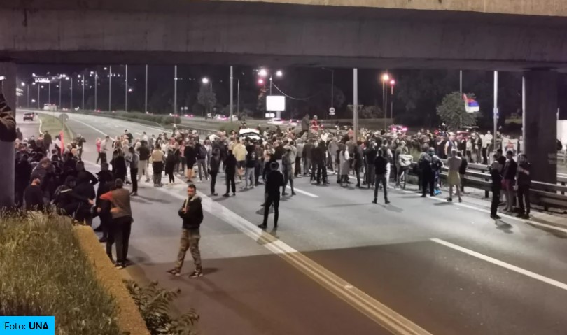 Pozivi Na Protest Blokiran Autoput Kod Autokomande Zbog De Avanja Na