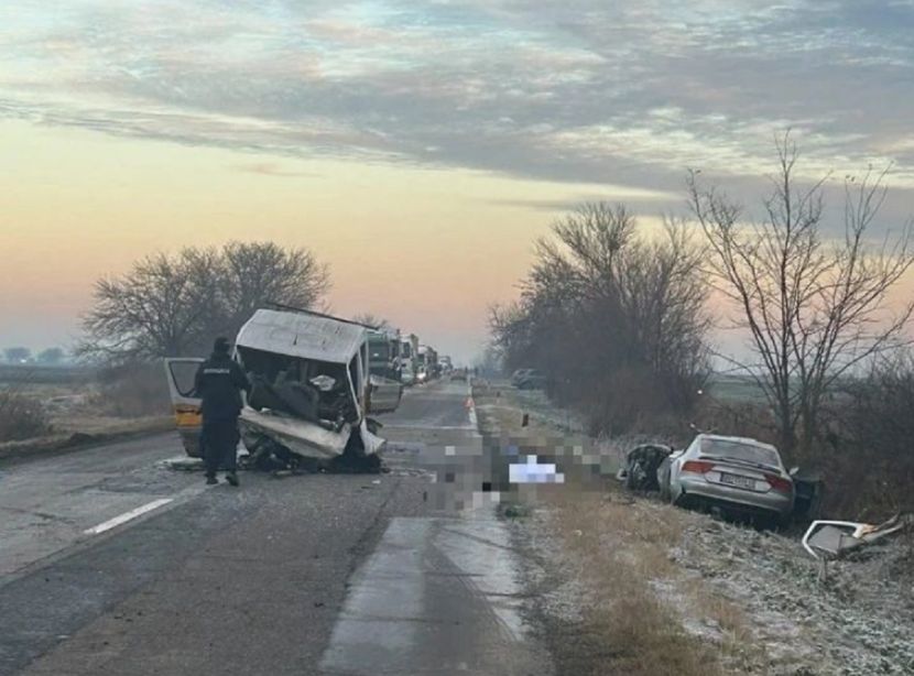 Te Ka Nesre A U Sudaru Kamiona I Automobila Poginuo Godi Njak Bl