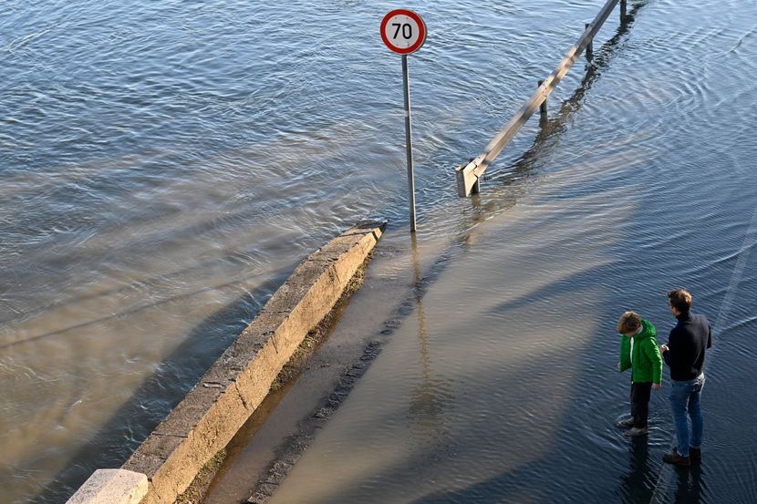 Rijeka Odra Ponovo Porasla Isto Na Njema Ka Pod Uzbunom Zbog Mogu Ih