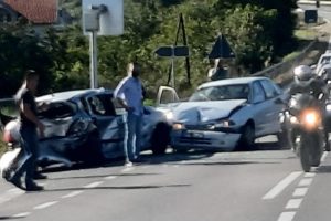 Teška saobraćajka: Jedno lice poginulo, tri povrijeđena