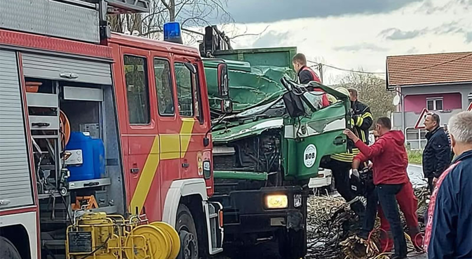 Ovo Je Vozač Kamiona Koji Je Poginuo U Stravičnoj Nesreći: Iza Njega ...