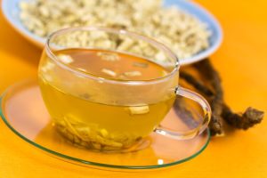 Zaboravljeni čaj koji smiruje kašalj i ublažava bol u grlu
