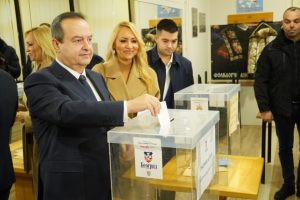 Izbori u Srbiji: Glasali Ivica Dačić, Dragan Đilas, Siniša Mali, Darija Kisić, Goran Vesić