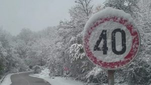 Saobraćaj otežan zbog snijega: Gužve na pojedinim graničnim prelazima sa Hrvatskom