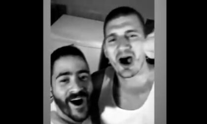 Košarkaš uživa u Švedskoj: Jokić lumpovao sa poznatim glumcem VIDEO