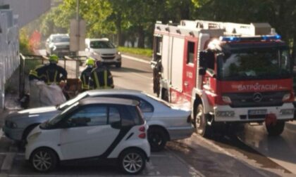 Intervenisali vatrogasci: Na Starčevici gorio papir ispred marketa FOTO