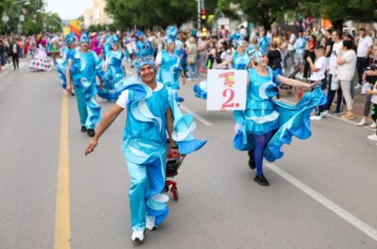Pjesma, ples i mnoštvo šarenih kostima obilježili Međunarodni banjalučki karneval FOTO