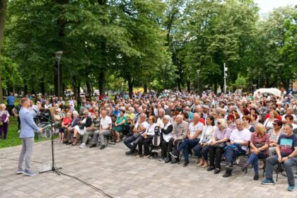 Uručene kartice za javni prevoz i rješenja o legalizaciji u Banjaluci: “Došlo vrijeme da im se odužimo”