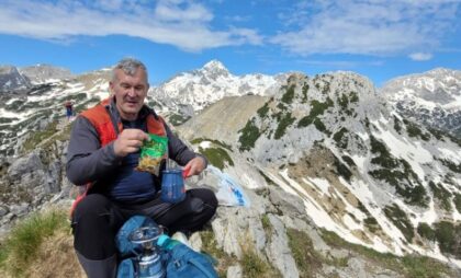 Šta bi planinari više mogli da požele: Zakuvali kafu na jednom od najljepših alpskih vrhova