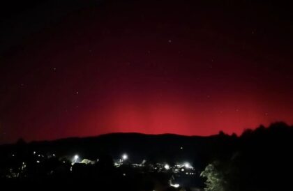 Rijedak fenomen na području Balkana: Polarna svjetlost na nebu iznad BiH FOTO