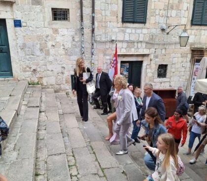 Sin Roda Stjuarta se skinuo: Razuzdana zabava na venčanju godine u Dubrovniku FOTO