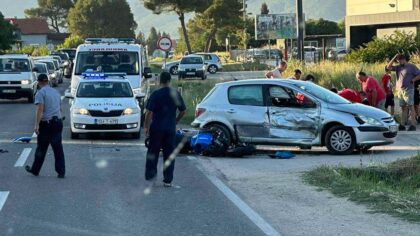 Sudar automobila i motocikla: Povrijeđena jedna osoba, policija i hitna na terenu