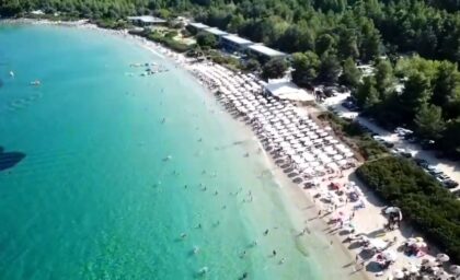 Tragedija u Grčkoj: Djevojčicu (13) ubio grom na plaži na Halkidikiju