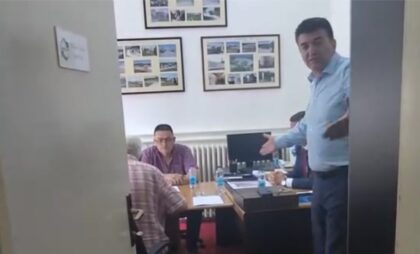 Rasplet drame u banjalučkom Depot-u: Jokić sjeo u fotelju, Savić tvrdi da je to uradio nasilno VIDEO