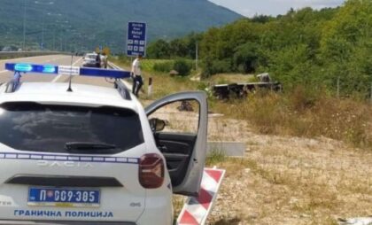 Saobraćajka na auto-putu: Nakon prevrtanja kombija 42 migranta smještena u Prihvatni centar