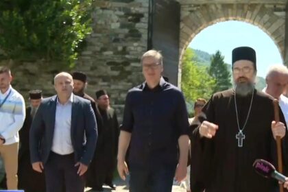 Vučić u Studenici: Važno je da nam ostane narod na svojim ognjištima