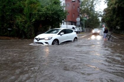 Požar u Banjaluci nakon nevremena: Poplavljeni podrumi i garaže, vatrogasci na terenu VIDEO