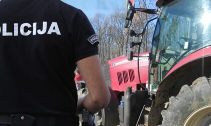 Težak udes! Sudarili se traktor, dva automobila i kamion