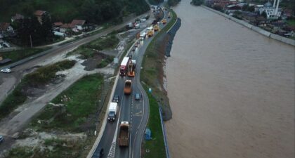 Vrijedna pomoć: Turske građevinske firme uputile konvoj mehanizacije u Jablanicu