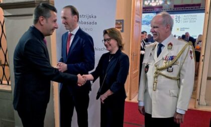 Odbio rukovanje sa ženom! Goganović se izvinio ambasadoru Austrije zbog skandala sa kadetom iz BiH