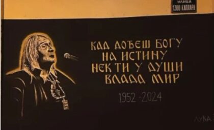 “Pogledaj dom svoj, anđele”: Legendarni Bora Čorba dobio mural u Novom Sadu