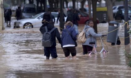 Dramatične scene iz Španije: Sada je na udaru i Malaga, voda šiklja na sve strane VIDEO