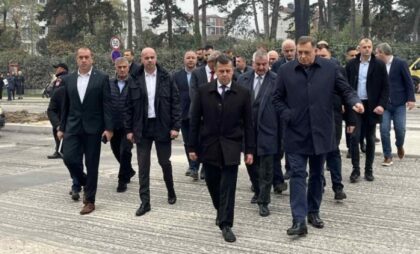 Obilazak kružne raskrsnice kod Kampusa: Dodik i Višković na gradilištu u Banjaluci FOTO