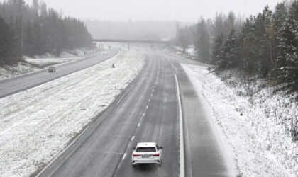 U Finskoj 67.000 ljudi ostalo bez struje, visina snježnog pokrivača 20 centimetara