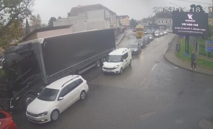 Kolone vozila u oba smjera: Velika gužva na ovom graničnom prelazu u BiH