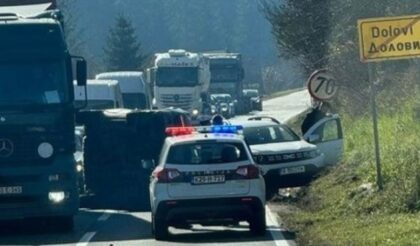 Teška saobraćajka u ovom dijelu BiH: Učestvovala tri vozila, jedno se prevrnulo