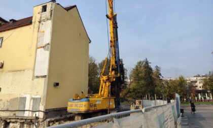 Počeli pravi radovi u centru Banjaluke: Teške mašine na gradilištu budućeg hotela Palas FOTO/VIDEO