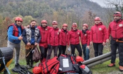 GSS Cazin na visini zadatka: Ribolovac spasen iz nabujale Une i prebačen na obalu