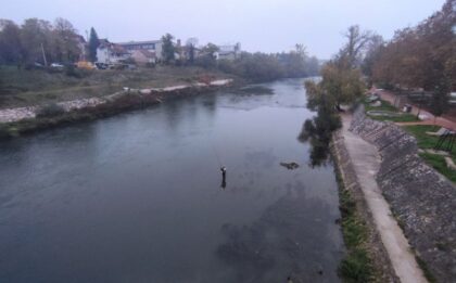 Vrbas i suvo vrijeme izmamili ribolovce u Banjaluci FOTO