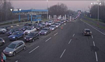 Kolone vozila na izlazu iz BiH: Ogromne gužve na graničnim prelazima