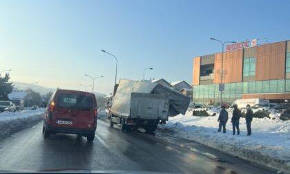 Vozači, oprez! Kamion i kvaru otežava saobraćaj u ovom dijelu Banjaluke