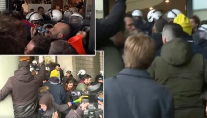 Haos u Novom Sadu! Demonstranti razvalili vrata i upali u zgradu Skupštine VIDEO