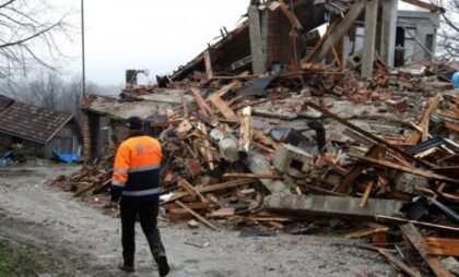 Četiri godine od razornog zemljotresa: Mnogi ljudi još uvijek žive u kontejnerima FOTO