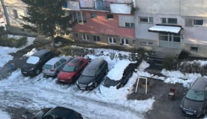 Trikovi za sve i svašta: Evo kako vozači u Banjaluci “čuvaju” parking mjesto