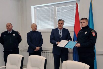 Hrabrost i profesionalnost: Nagrađeni kostajnički policajci koji su spasili jedan život