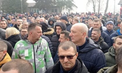 Radnici RiTE Ugljevik ne odustaju: Danas se okupili na trećem protestnom skupu