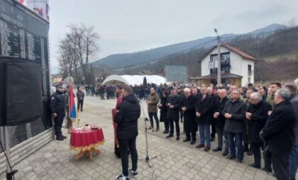 Zločin bez kazne 32 godine poslije: Služen parastos za Srbe ubijene u Skelanima FOTO