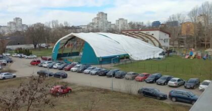 Haos u Banjaluci: Vjetar otkrio dio balona škole fudbala FOTO