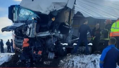 Više vozila hitne pomoći na mjestu nesreće: Stravičan sudar kamiona i autobusa