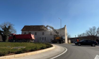 Srušena kuća Vukadinovića u Imotskom: Reagovalo Srpsko narodno vijeće FOTO