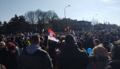 Blokirani putevi: Širom Srbije tišina i protesti podrške studentima VIDEO