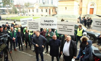 Direktor DEP-OT-a na protestu ispred Gradske uprave: Jedino Stanivuković nije našao vremena