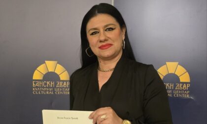 Najmlađi “okupirali” Banski dvor: Omiljena vaspitačica Vesna promovisala knjigu za djecu FOTO