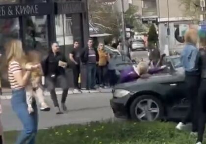 Incident u Beogradu: Automobilom udario ženu i vozio je na haubi VIDEO